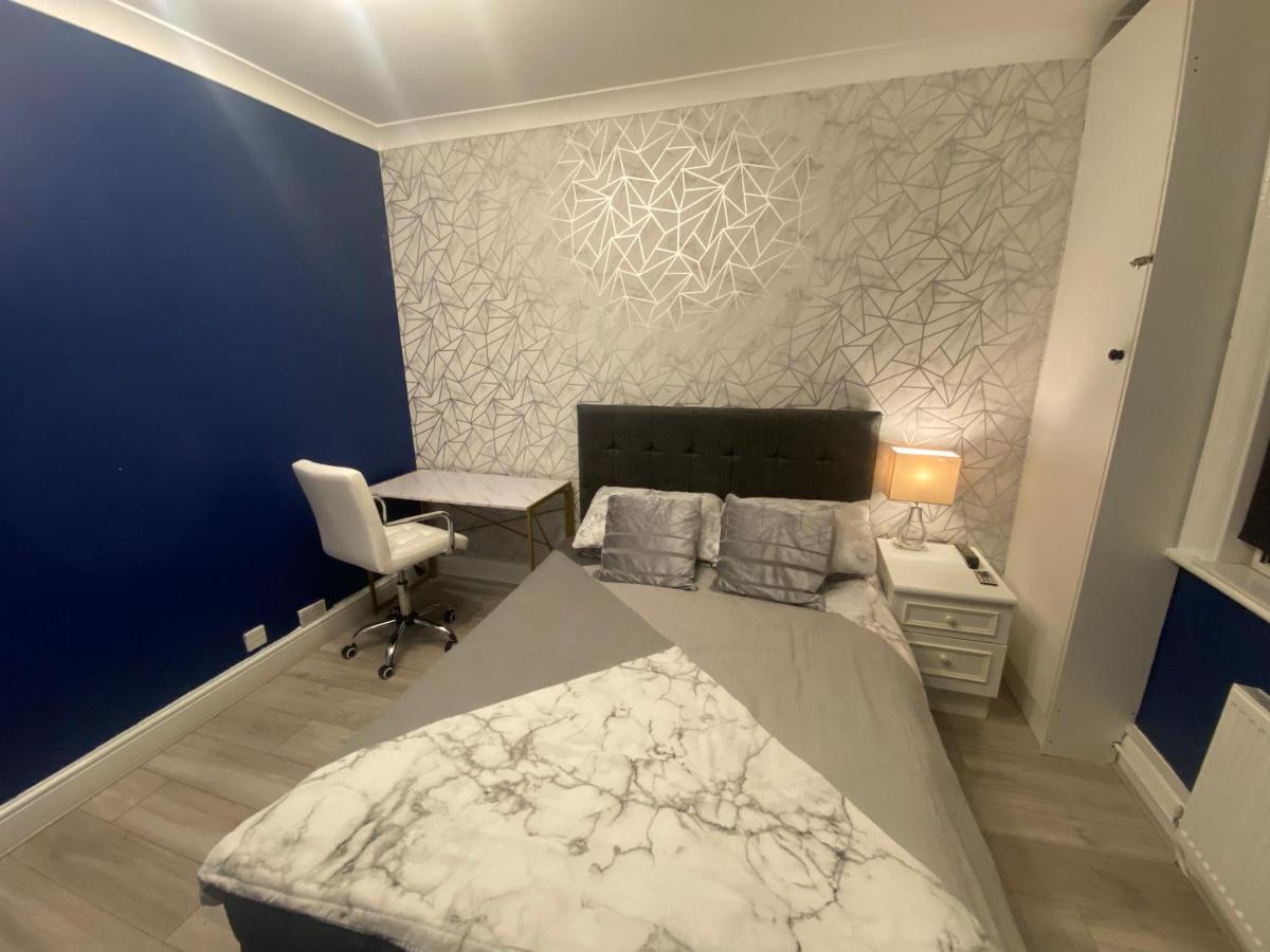 1 Bedroom Luxury Apartments By London City Exteriör bild